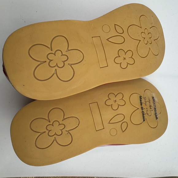 The Doll Maker Toddler Girl 9 Red Patent Leather Dress Shoes w/ Strap Mary Janes - Picture 6 of 6